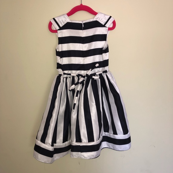 HP✨SWEET HEART ROSE | Vintage-Inspired Dress - Picture 2 of 3